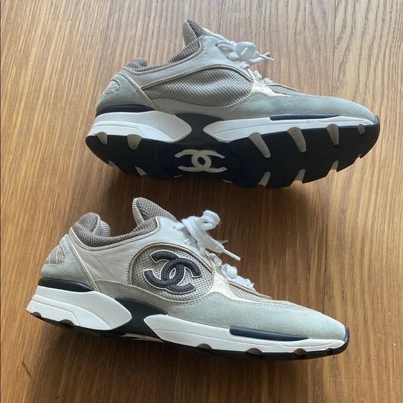 Chanel Women Interlocking CC Logo Low Top Suede Sneakers Shoes Size 8 - Picture 3 of 8